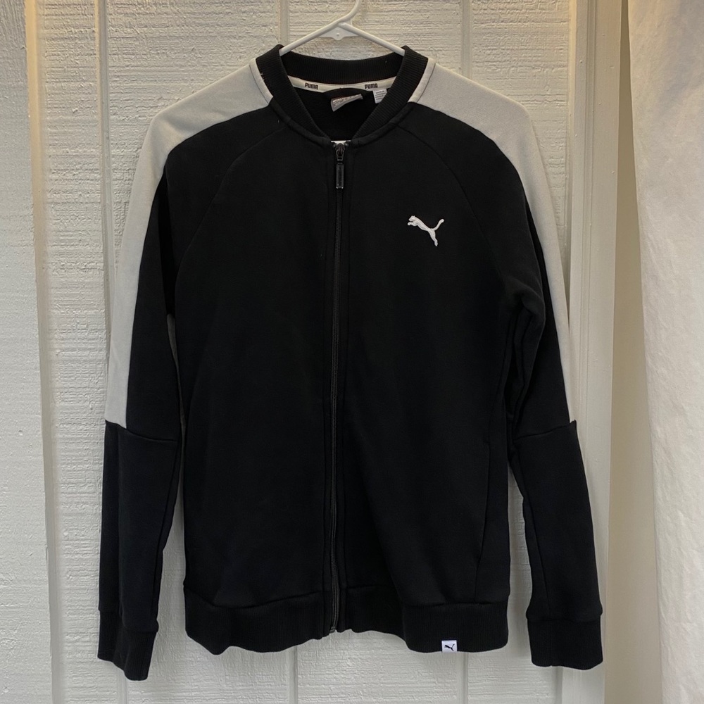 Brand new, without tags, PUMA crewneck zip-up!
